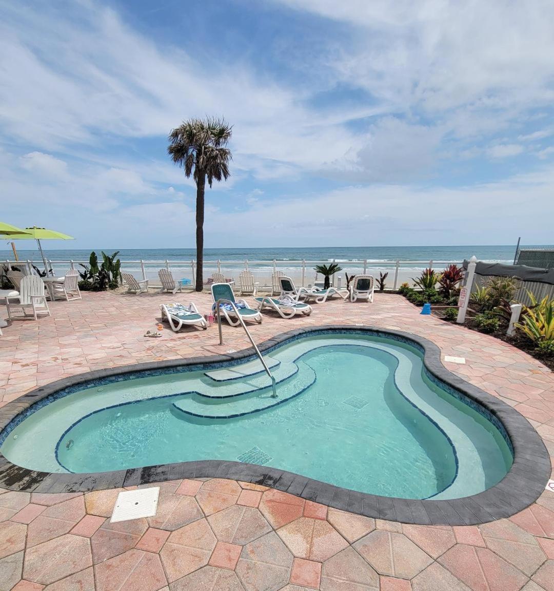 Days Inn By Wyndham Daytona Oceanfront Daytona Beach Exteriör bild